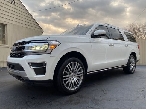 Used 2022 Ford Expedition Max Limited image 11