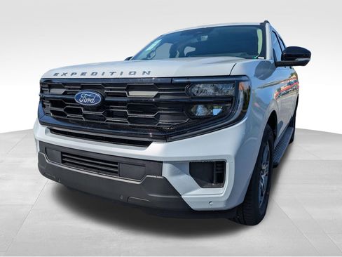 New 2026 Ford Expedition Max Active RWD image 10