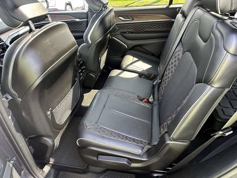 Used 2023 Jeep Grand Cherokee L Summit AWD/4WD image 12