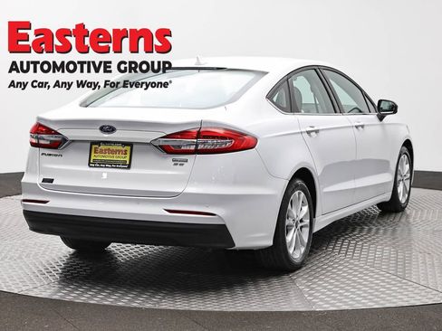 Used 2020 Ford Fusion SE FWD image 5