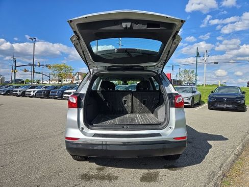 Used 2020 Chevrolet Equinox LS w/ LPO, Floor Liner Package AWD/4WD image 31