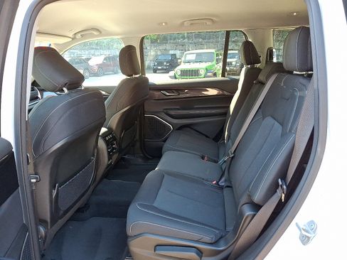 Certified 2021 Jeep Grand Cherokee L Laredo w/ Luxury Tech Group I image 11