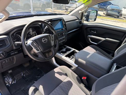 Used 2024 Nissan Titan SV w/ SV Convenience Package image 14