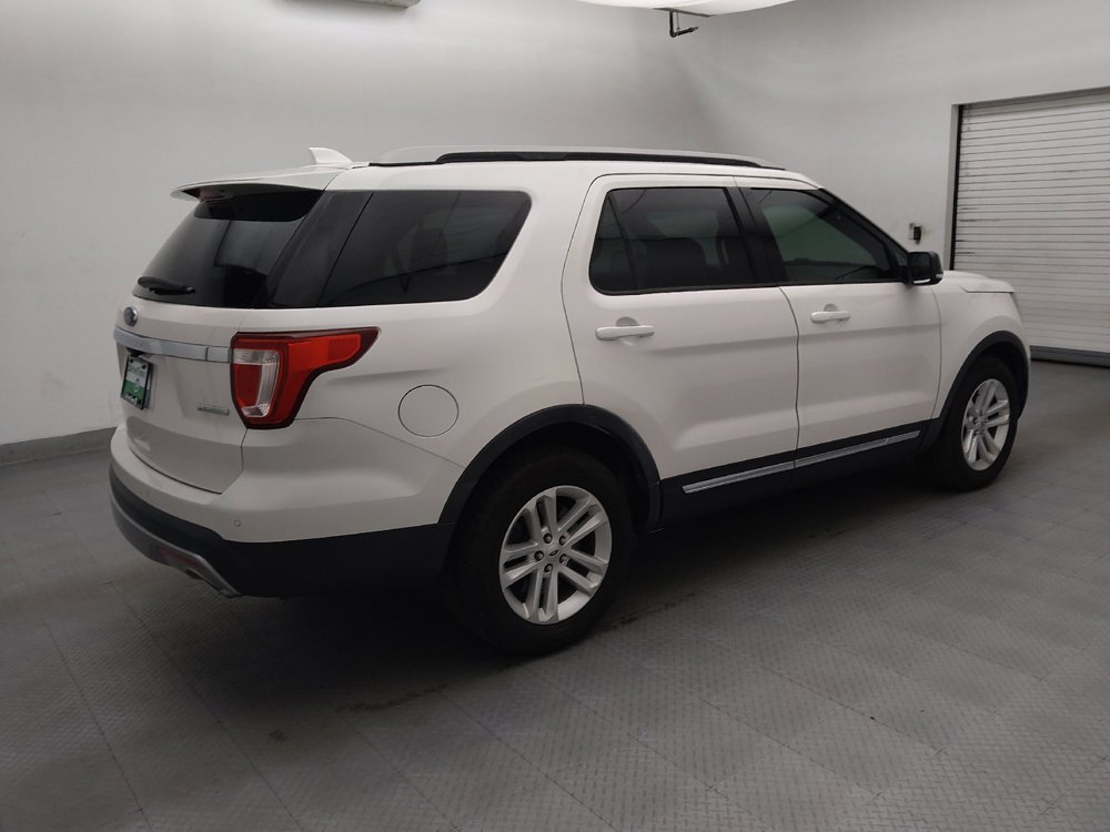 Used 2016 Ford Explorer XLT w/ Equipment Group 201A FWD image 10