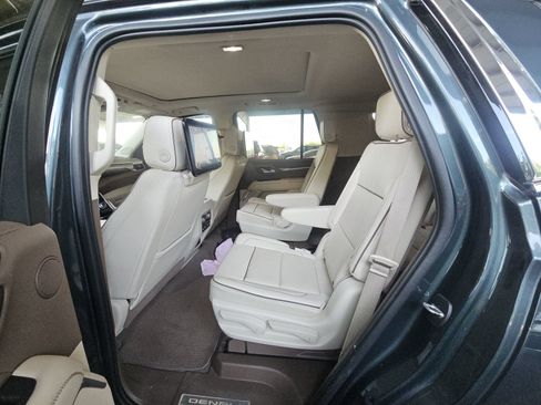 Used 2021 GMC Yukon Denali w/ Denali Premium Package AWD/4WD image 13