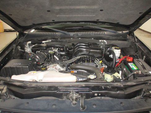 Used 2010 Ford Explorer XLT image 10