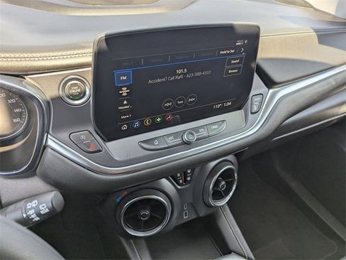 Used 2025 Chevrolet Blazer LT image 25