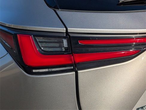 Used 2025 Lexus NX 350h 350h Premium image 11