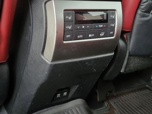 Used 2023 Lexus GX 460 Luxury w/ Accessory Package AWD/4WD image 12