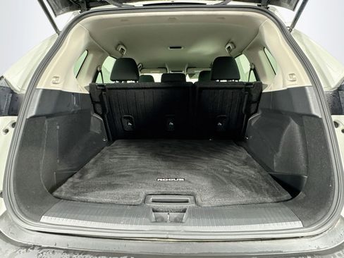 Used 2023 Nissan Rogue S AWD/4WD image 25