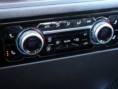 Used 2024 GMC Sierra 1500 SLT image 7