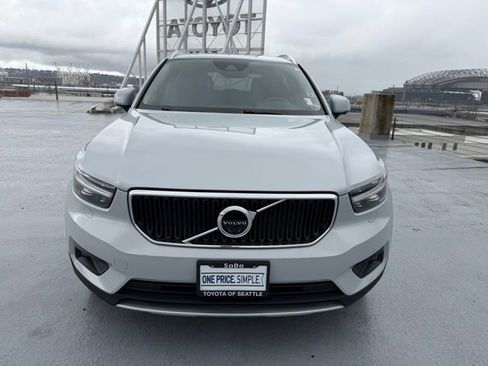Used 2020 Volvo XC40 T5 Momentum image 8
