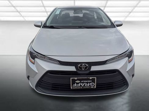 Used 2025 Toyota Corolla LE FWD image 24