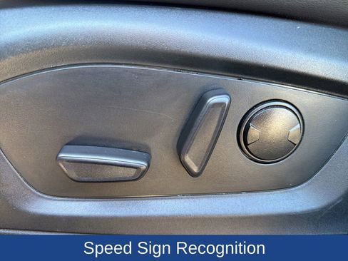 Certified 2022 Ford Explorer XLT w/ Equipment Group 202A RWD image 24