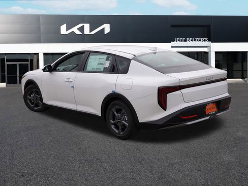 New 2025 Kia K4 LXS image 5