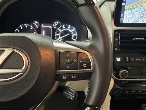 Used 2023 Lexus GX 460 Premium image 17