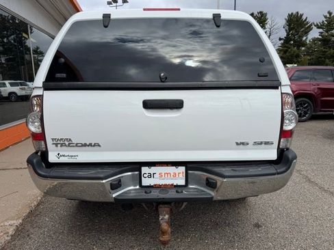 Used 2015 Toyota Tacoma 4x4 Double Cab w/ SR5 Package image 6