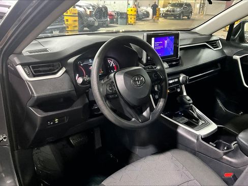 Used 2025 Toyota RAV4 XLE image 18