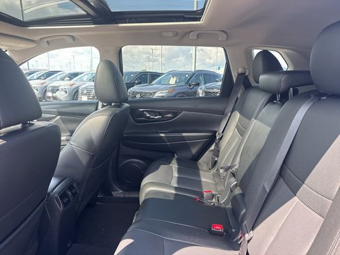 Used 2020 Nissan Rogue SL w/ Premium Package AWD/4WD image 33