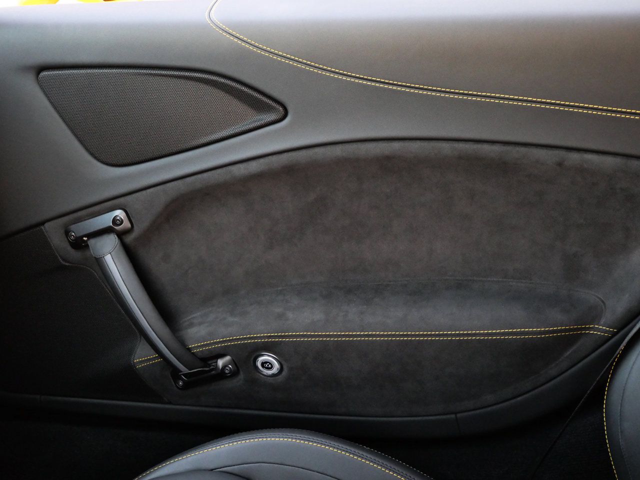Used 2023 Maserati MC20 Coupe RWD image 16