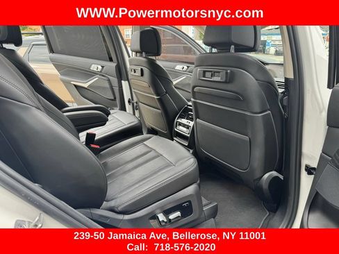 Used 2022 BMW X7 xDrive40i w/ Premium Package AWD/4WD image 29