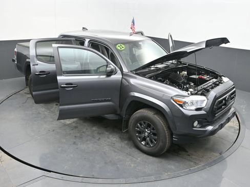 Used 2022 Toyota Tacoma SR5 w/ SR5 Appearance Package (SM) image 38