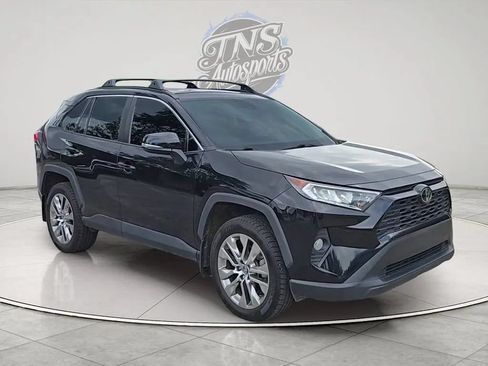 Used 2020 Toyota RAV4 XLE Premium FWD image 7