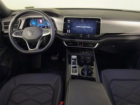 Used 2025 Volkswagen Atlas Cross Sport SE image 13