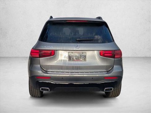 New 2026 Mercedes-Benz GLB 250 image 8