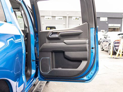 Used 2024 Chevrolet Silverado 1500 LT Trail Boss w/ LT Trail Boss Premium Package AWD/4WD image 39
