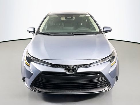 Used 2023 Toyota Corolla LE image 2