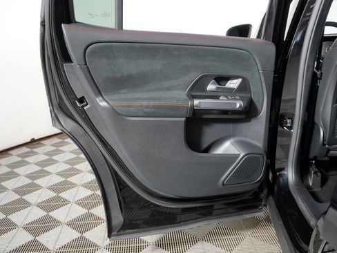 Certified 2022 Mercedes-Benz GLB 250 4MATIC image 31
