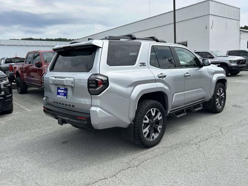 Used 2025 Toyota 4Runner TRD Sport AWD/4WD image 3