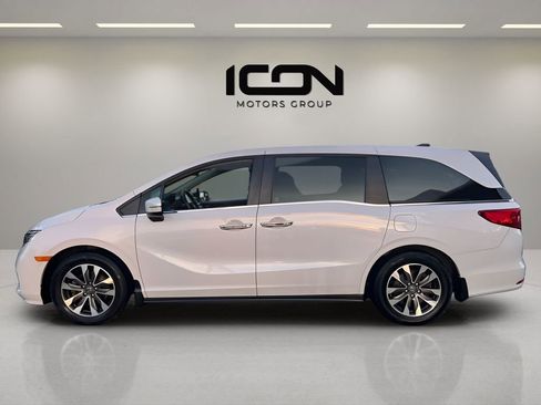 Used 2023 Honda Odyssey EX-L image 2