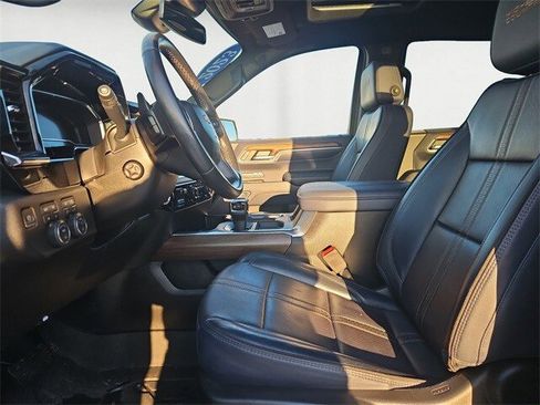 Used 2023 Chevrolet Silverado 1500 High Country w/ Z71 Off-Road Package image 9