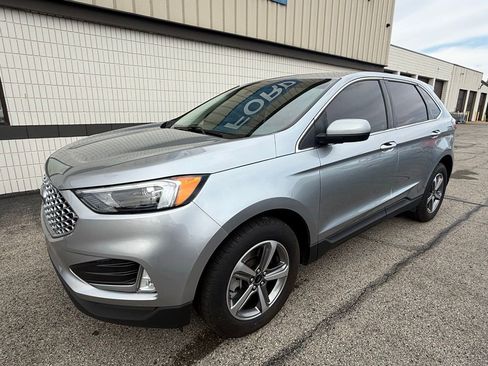 Used 2024 Ford Edge SEL w/ Convenience Package image 3