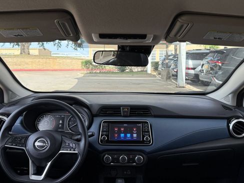Used 2025 Nissan Versa SV FWD image 32