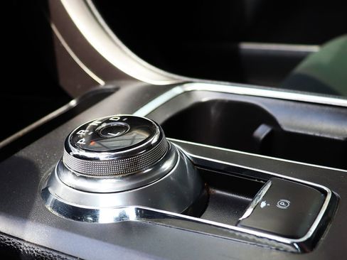 Used 2020 Ford Fusion SE image 52