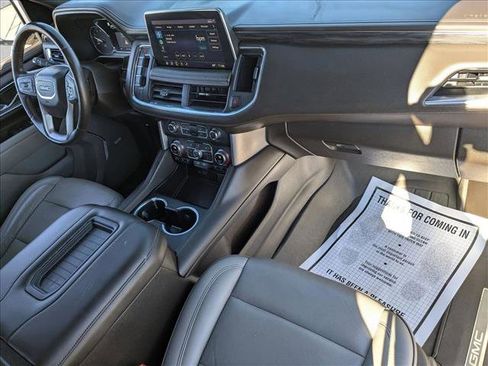 Used 2021 GMC Yukon XL SLT w/ SLT Premium Package image 21
