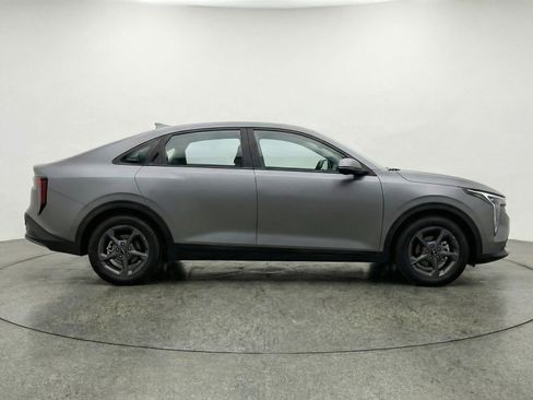 Used 2025 Kia K4 LXS FWD image 11