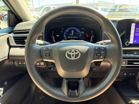 Used 2025 Toyota Camry LE FWD image 23