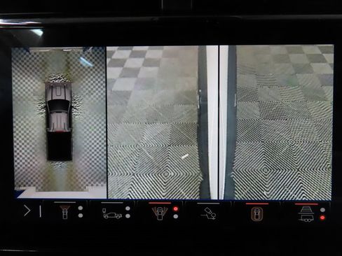 Used 2024 GMC Sierra 2500 AT4 w/ AT4 Preferred Package image 18