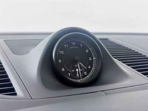 Certified 2023 Porsche Macan Turbo AWD/4WD image 16