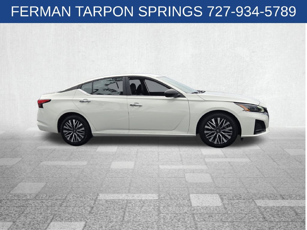 Used 2025 Nissan Altima 2.5 SV FWD image 9