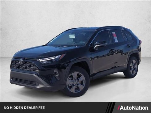 Certified 2025 Toyota RAV4 XLE AWD/4WD image 1