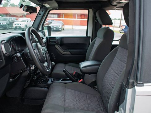 Used 2012 Jeep Wrangler Sport AWD/4WD image 13