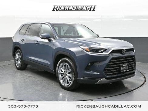 Used 2025 Toyota Grand Highlander AWD image 1