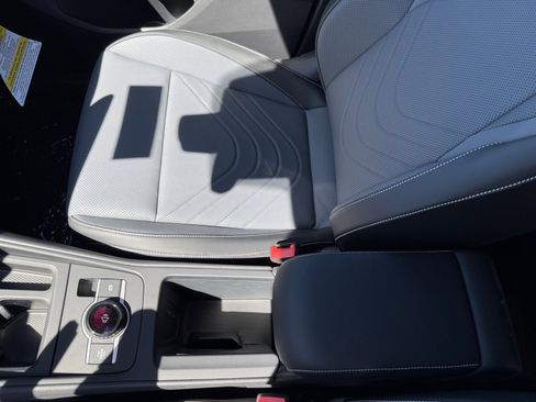 New 2026 Volkswagen Tiguan SE R-Line AWD/4WD image 14