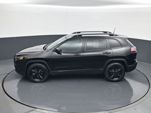 Used 2019 Jeep Cherokee Latitude Plus FWD image 20