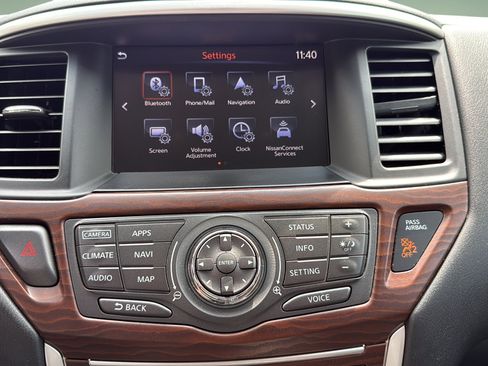 Used 2017 Nissan Pathfinder Platinum AWD/4WD image 32